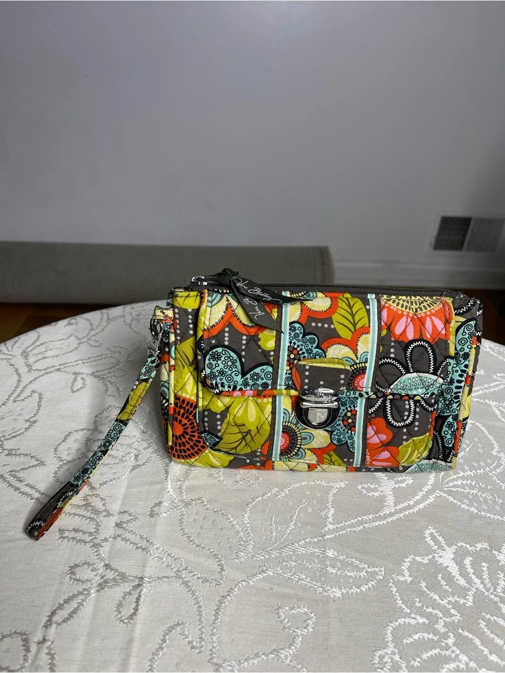 Vera Bradley Quilted Push-Lock Wristlet Wallet Clutch Floral Pattern